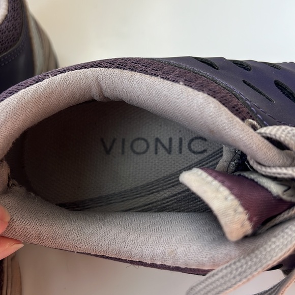 VIONIC sneakers - Picture 9 of 10
